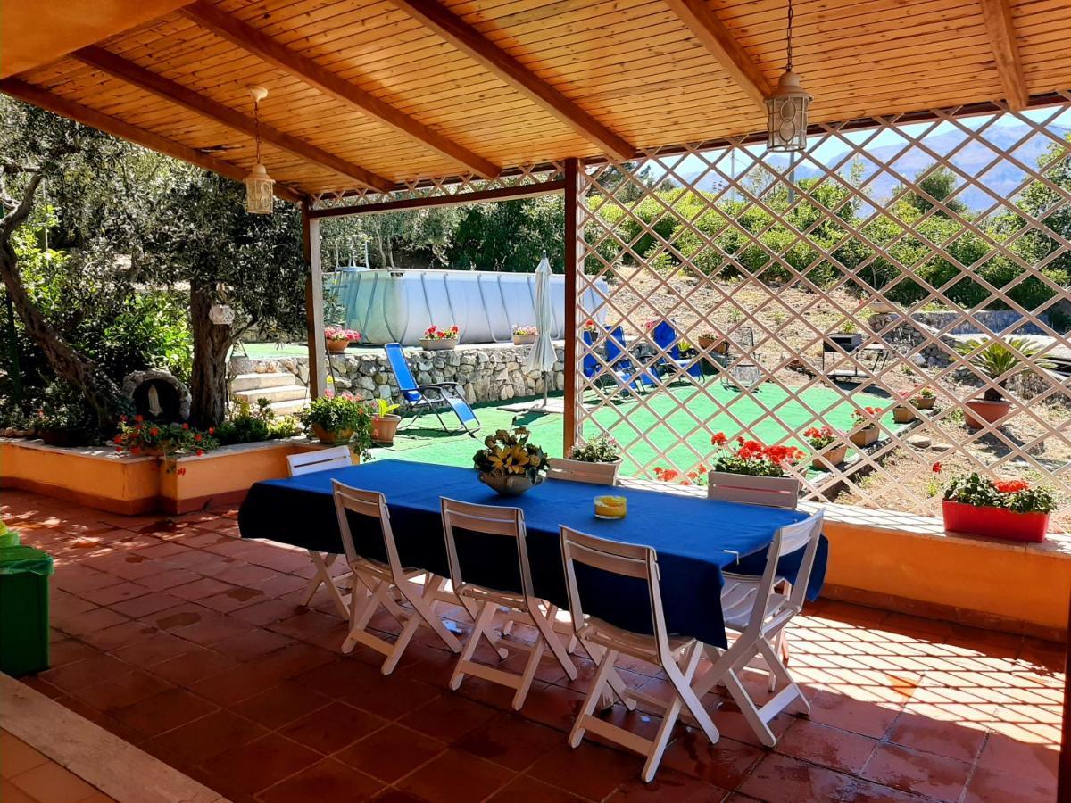 Lomarchi Holiday Home Карини Экстерьер фото