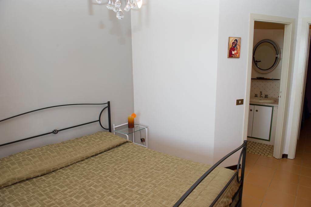 Lomarchi Holiday Home Карини Экстерьер фото